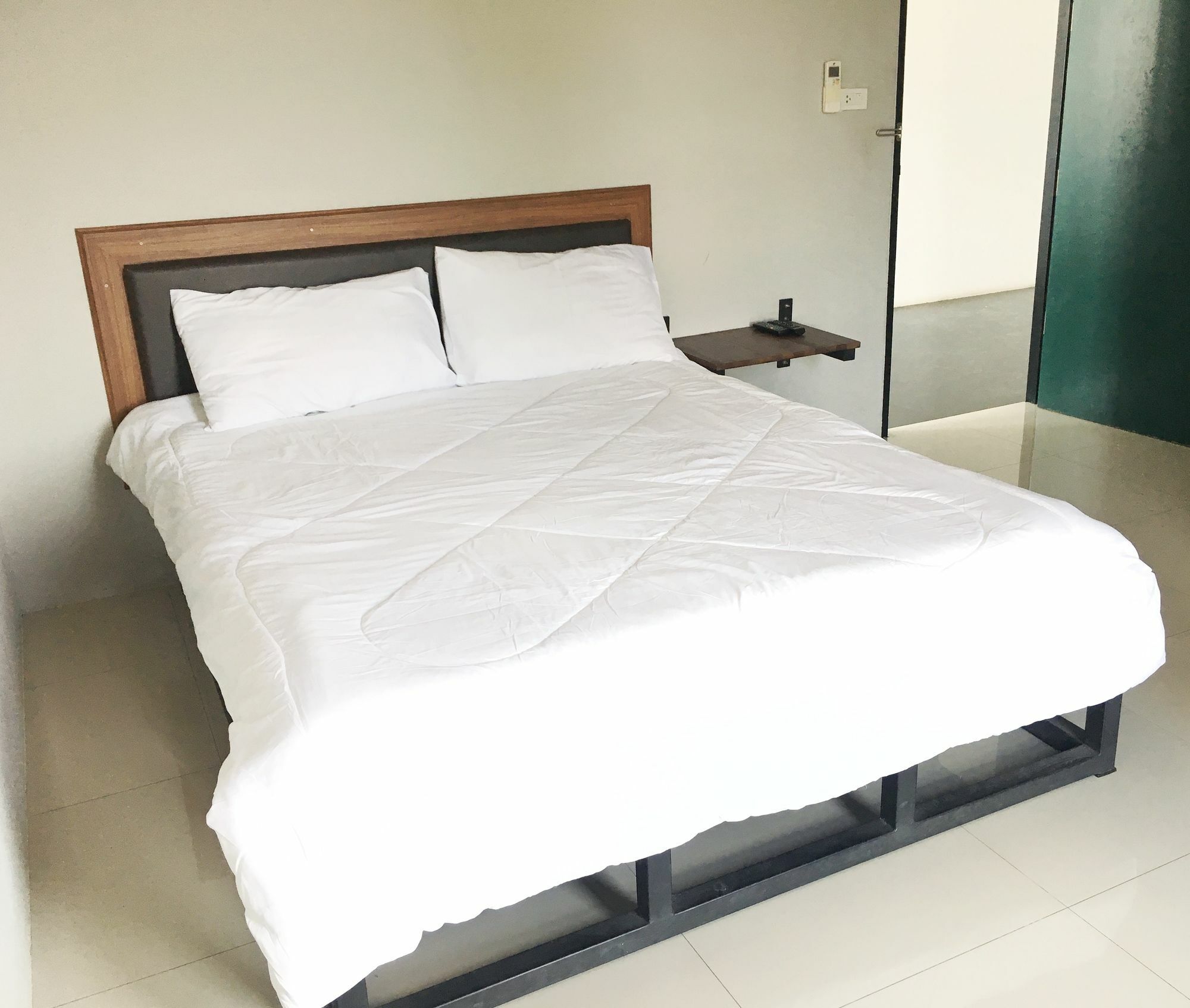 The Room Apartment スラート・ターニー エクステリア 写真