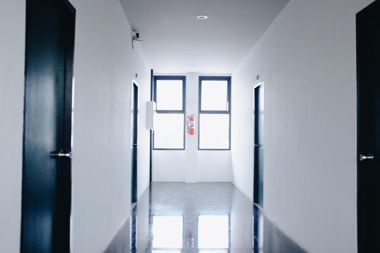 The Room Apartment スラート・ターニー エクステリア 写真